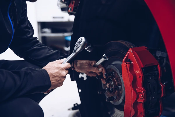 Brake shops Altamonte Springs including Ruben’s Tires offering complete brake repair, pad replacement, and maintenance for safe driving.